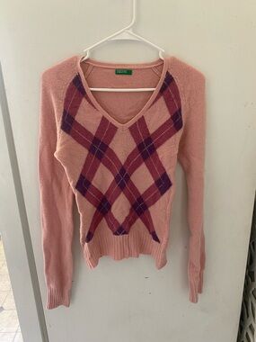 VINTAGE Pink Argyle V-Neck Women's Sweater 1990s made in Italy Benetton